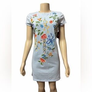 NWT Reba XS Chambray Floral Embroidered T-Shirt Dress Cotton Fitted Light Blue